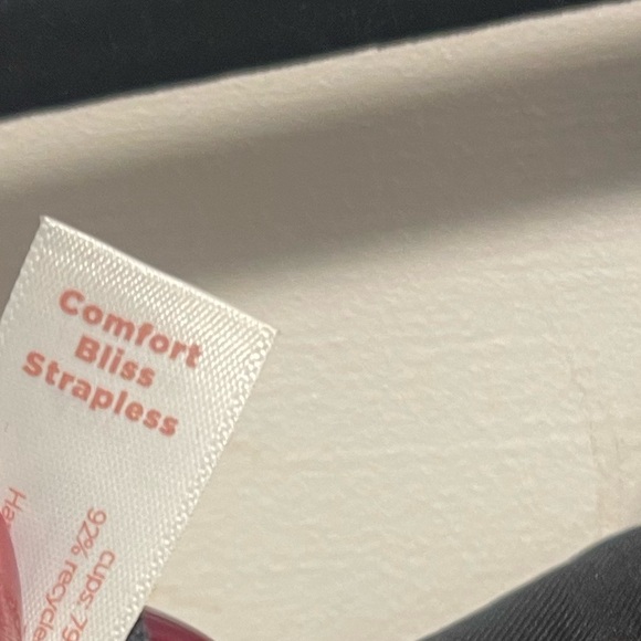 NWT NWOT 2 Cacique Bras size 40C - Picture 6 of 7